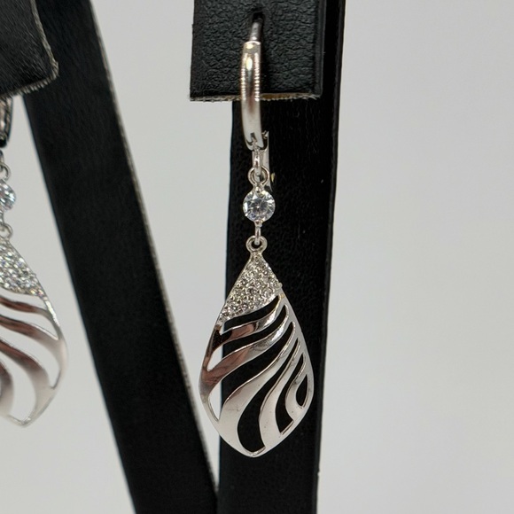 14K White Gold CZ Leaf Dangle Huggie Hoop Earrings 2g Solid Gold Drop New - Picture 5 of 8